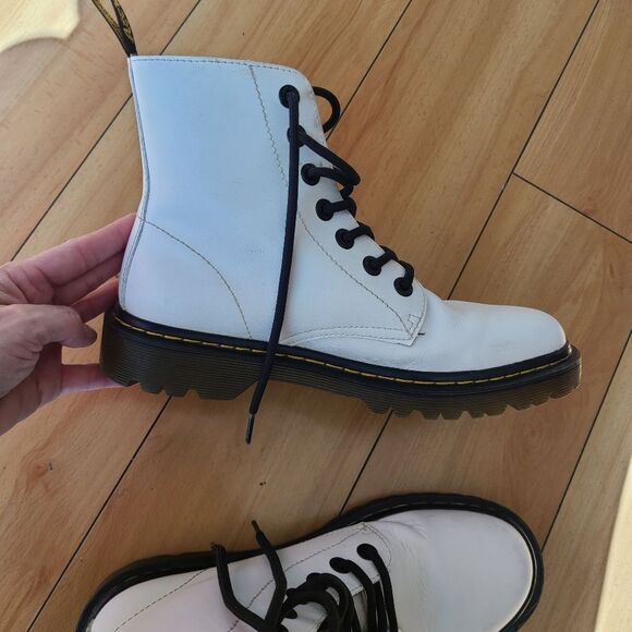 Dr. Martens white 8 eye classic women's size 8 - Picture 8 of 8